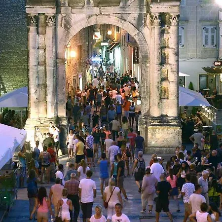 Trendy On Stoja , Next To Max Mall & - Angels Mirjana *